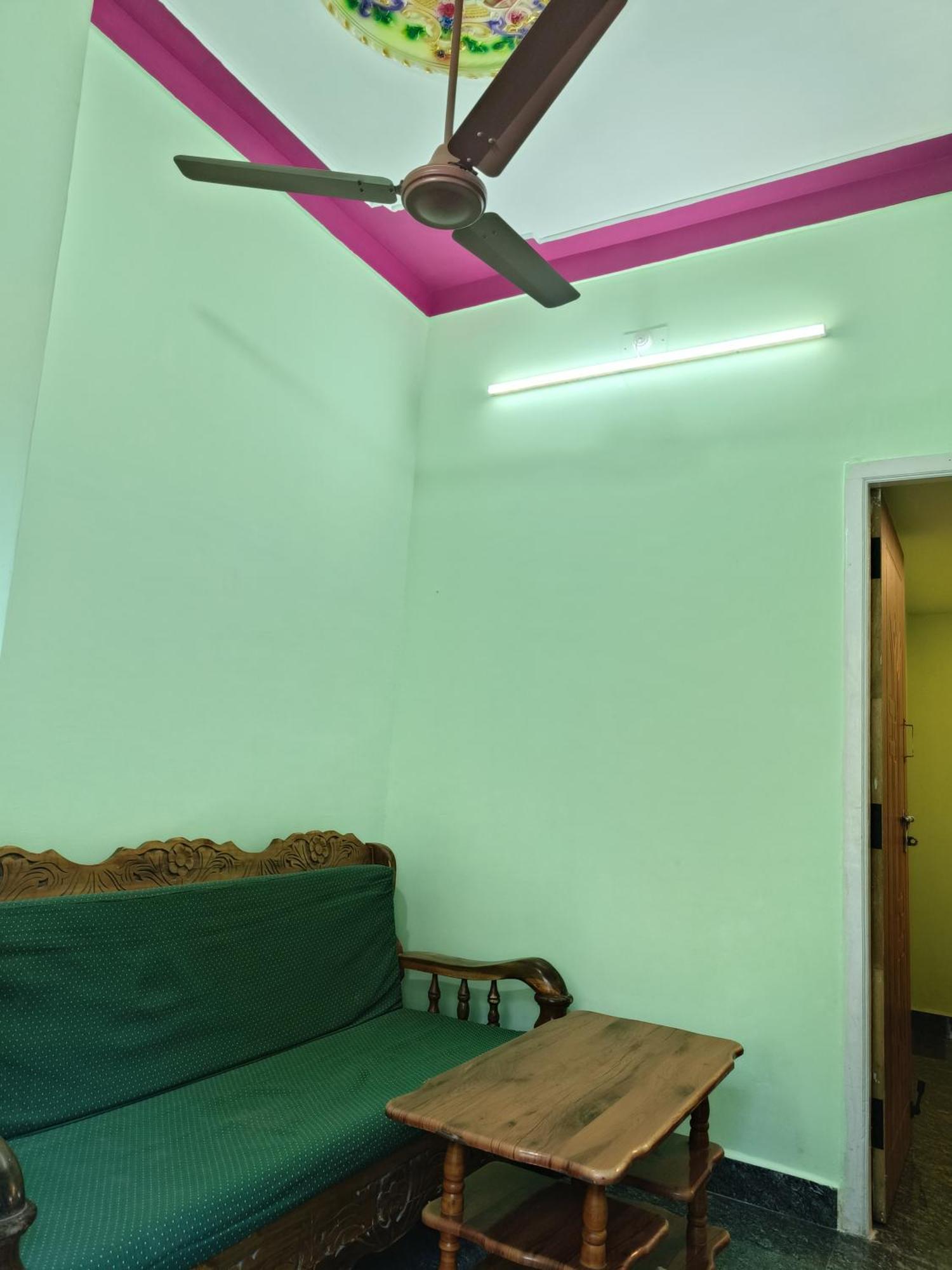 Liya Guest House Tiruvannāmalai Exteriör bild