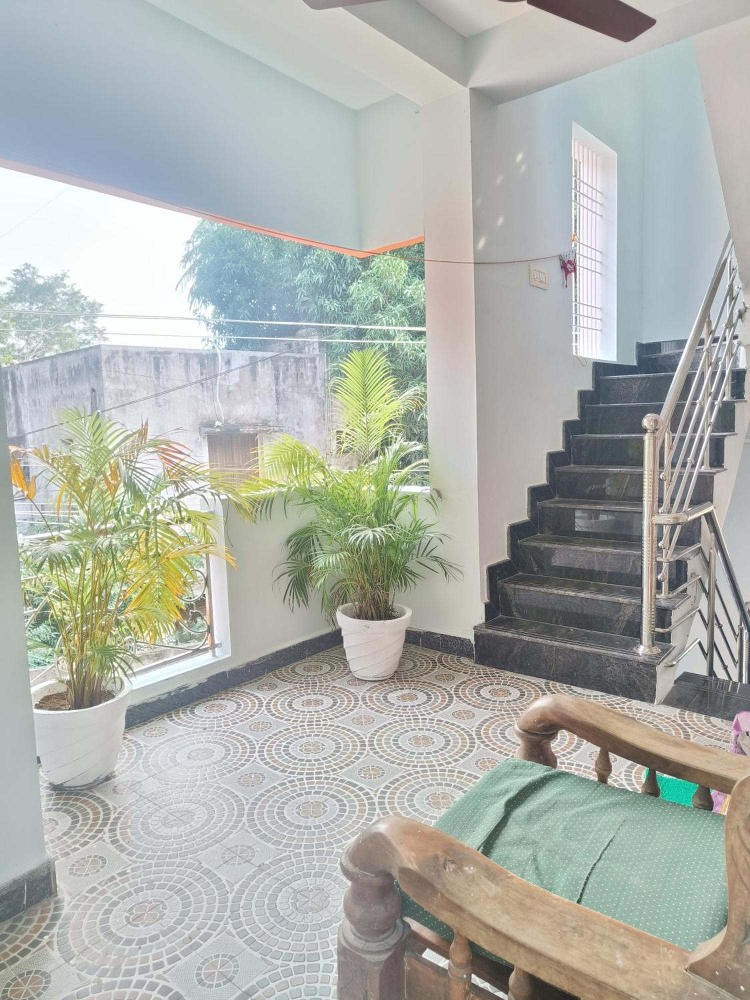 Liya Guest House Tiruvannāmalai Exteriör bild