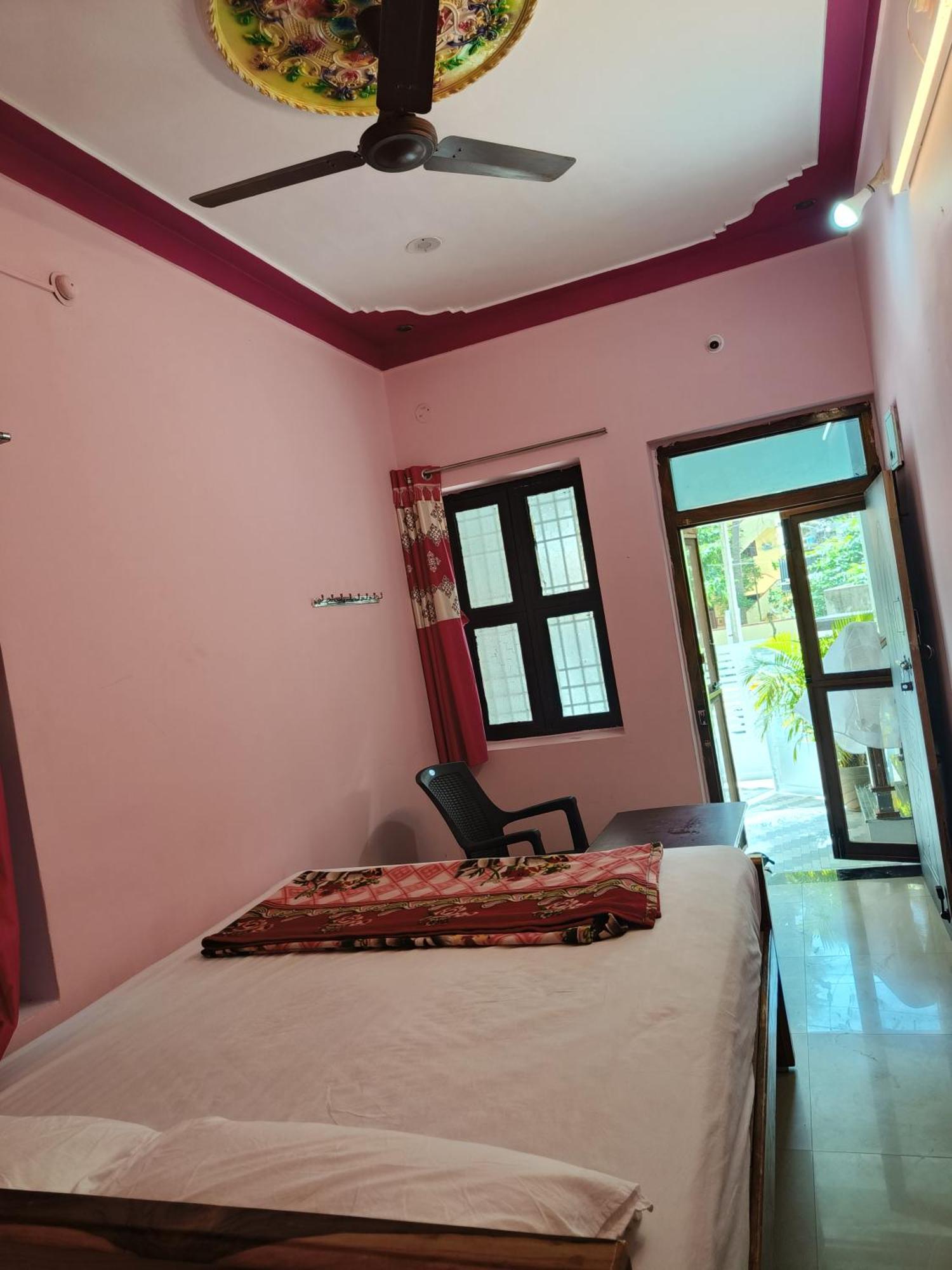 Liya Guest House Tiruvannāmalai Exteriör bild
