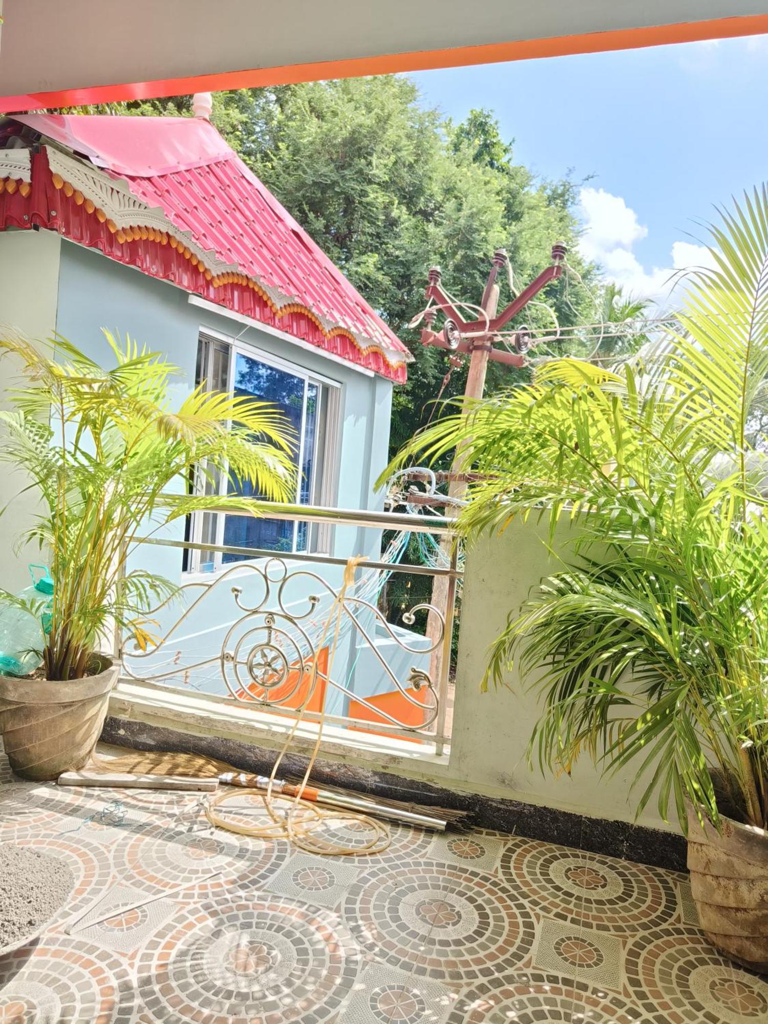 Liya Guest House Tiruvannāmalai Exteriör bild